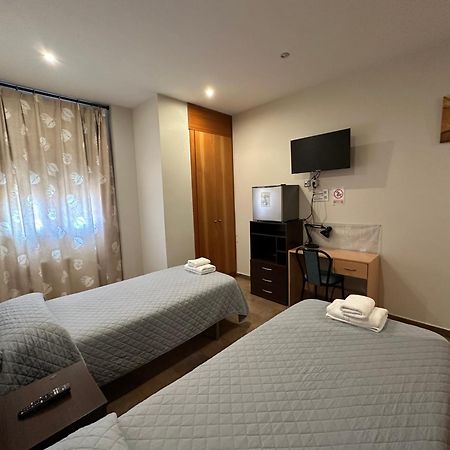 Hostal Venecia Monzon Ngoại thất bức ảnh