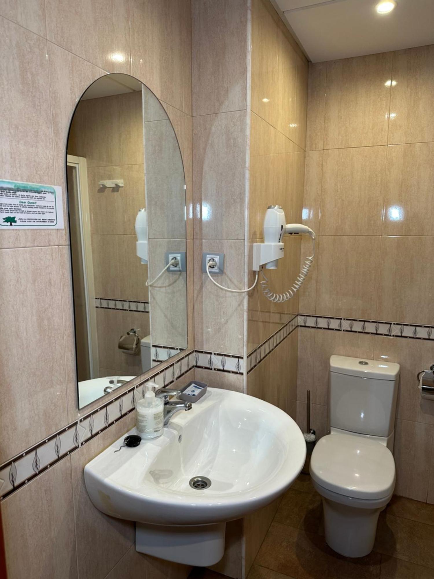 Hostal Venecia Monzon Ngoại thất bức ảnh