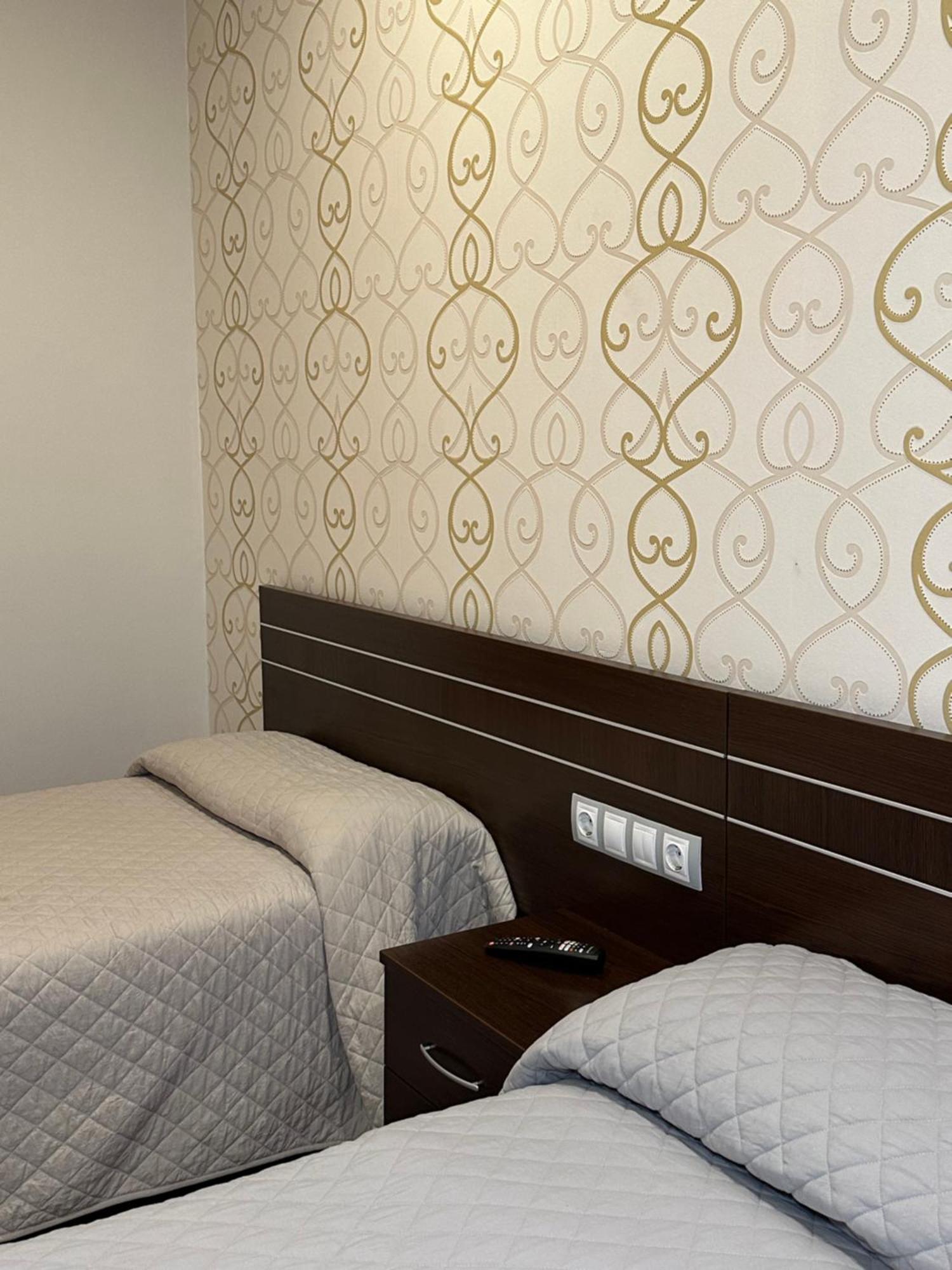 Hostal Venecia Monzon Ngoại thất bức ảnh
