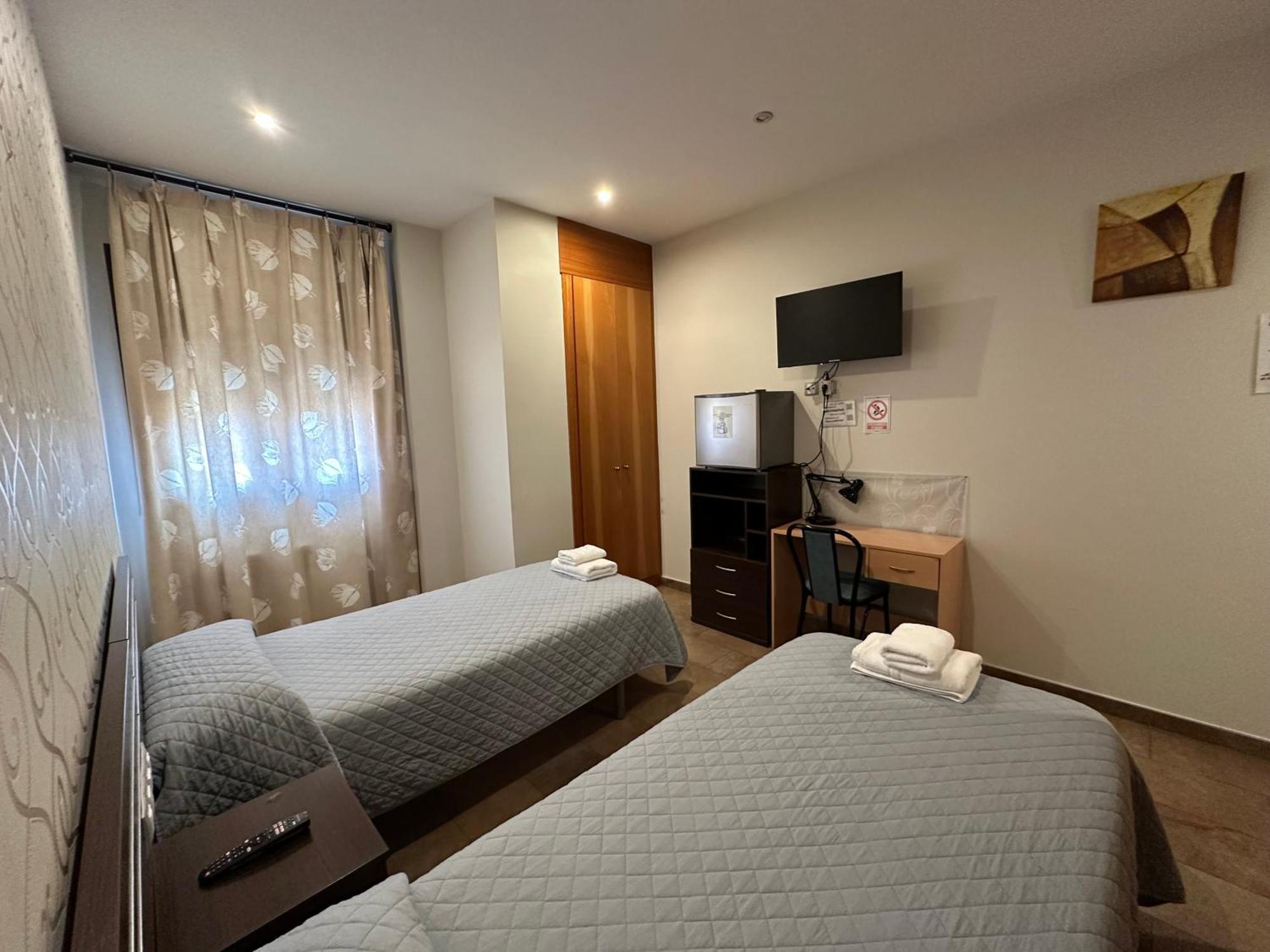 Hostal Venecia Monzon Ngoại thất bức ảnh
